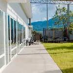Rocka Villa Maenam