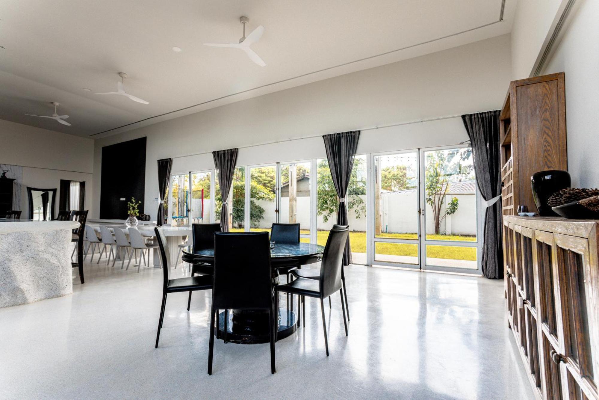 Villa Rocka Maenam *