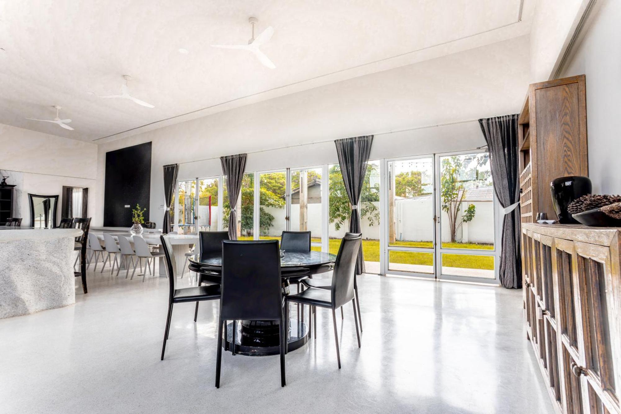 Rocka Maenam Villa *
